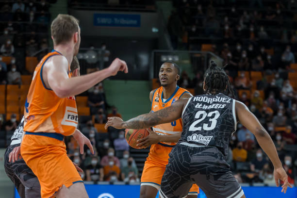 以其严密的 以其严密的